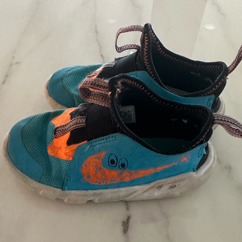 Nike Unisex pull on Runners